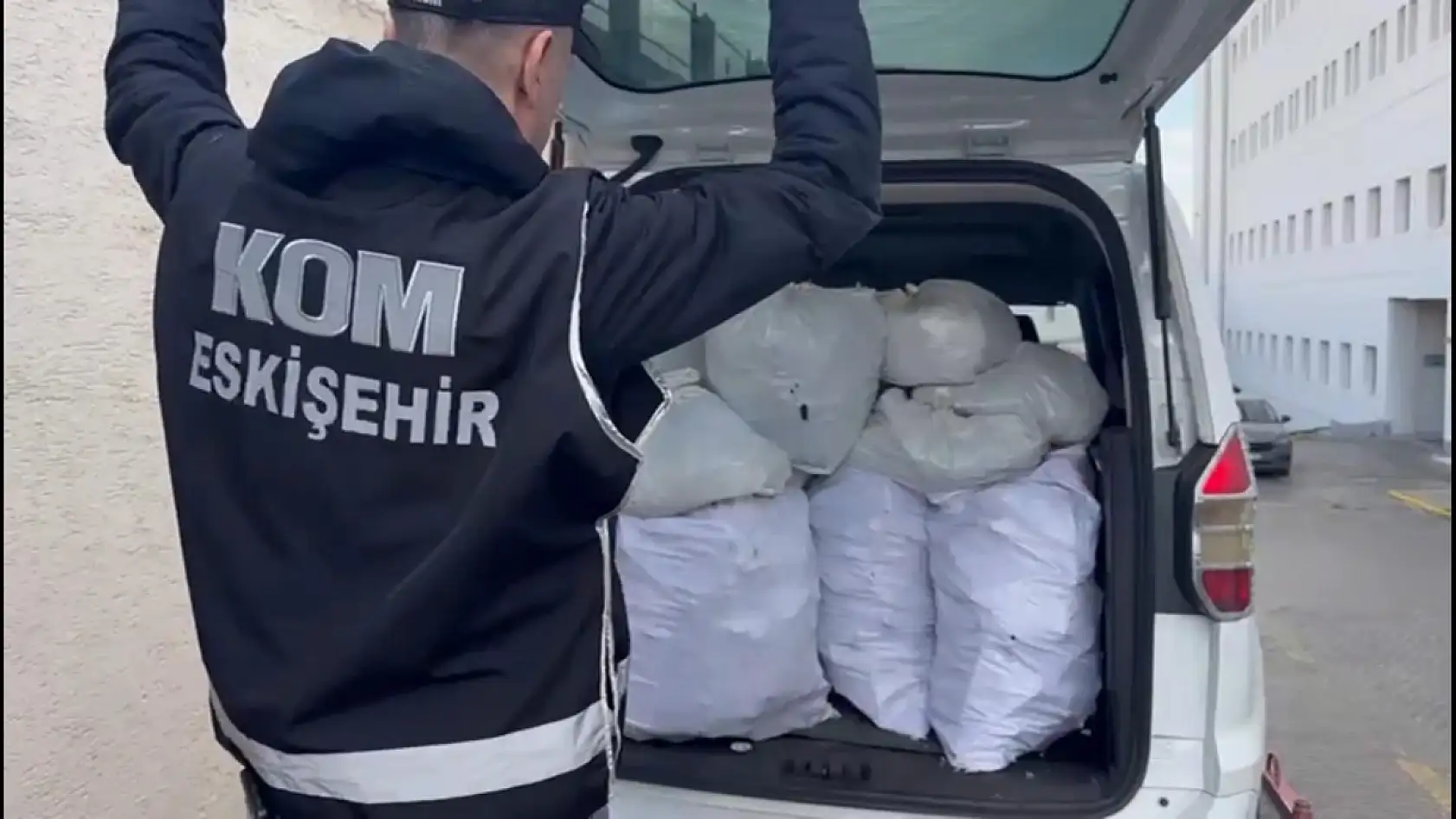 Polisin dikkati, kaçakçıların ilginç yöntemini deşifre etti