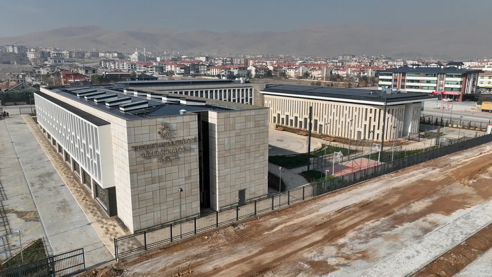 Konya'da eğitime dev yatırım: Okullar, spor salonları, külliyeler...