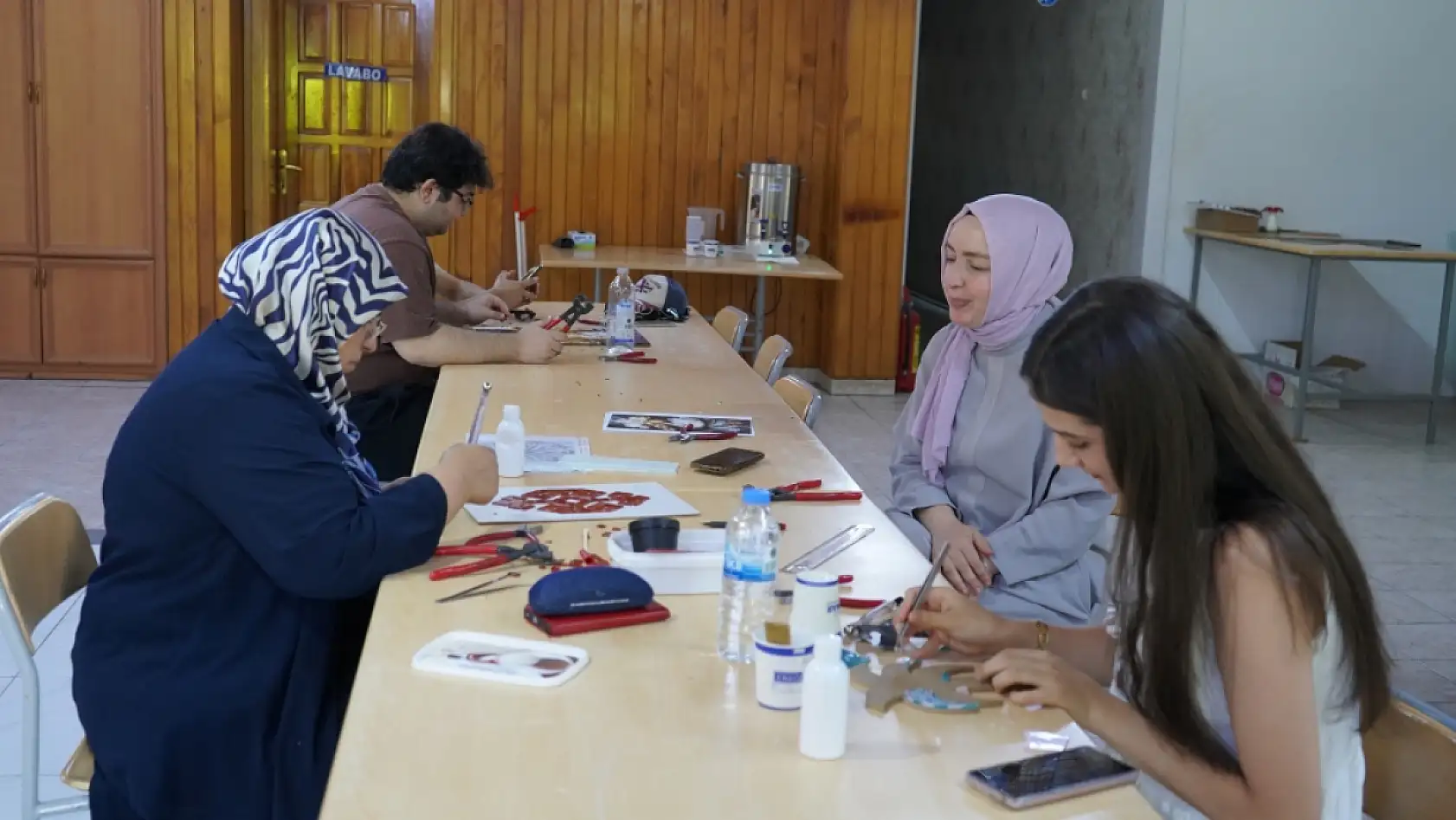 Konya'da her yaşa sanat molası: Kurslar ve atölyeler hız kesmiyor