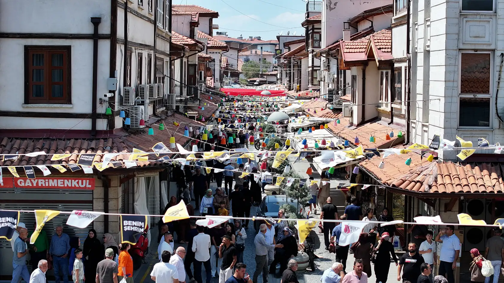 Konya'da Pazar gününe kadar sürecek alışveriş şöleni başladı, saatlere dikkat!