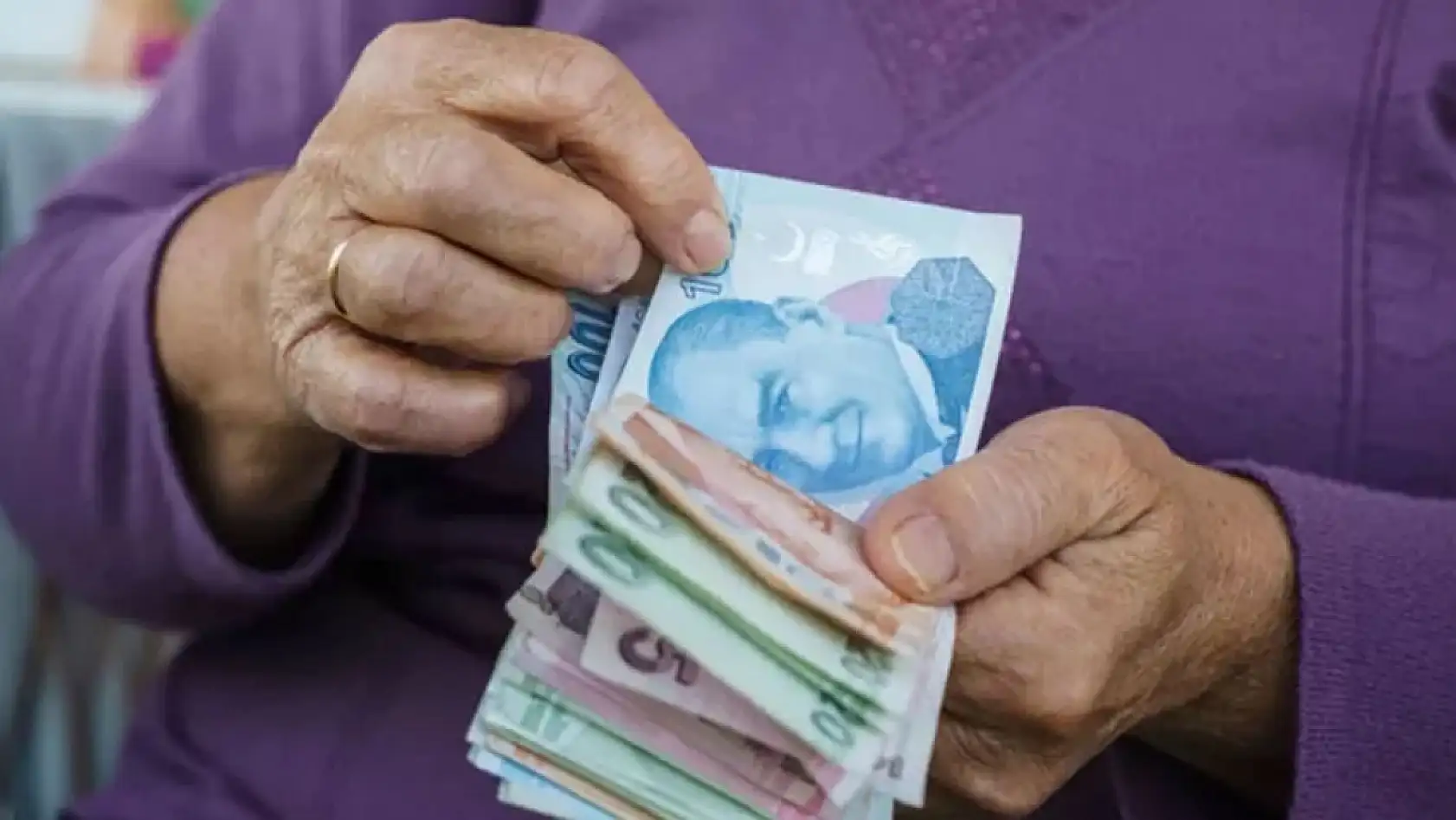 SGK açıkladı, 48 ay erken emekli olmak artık mümkün!.. Bu şartları taşıyanlar...