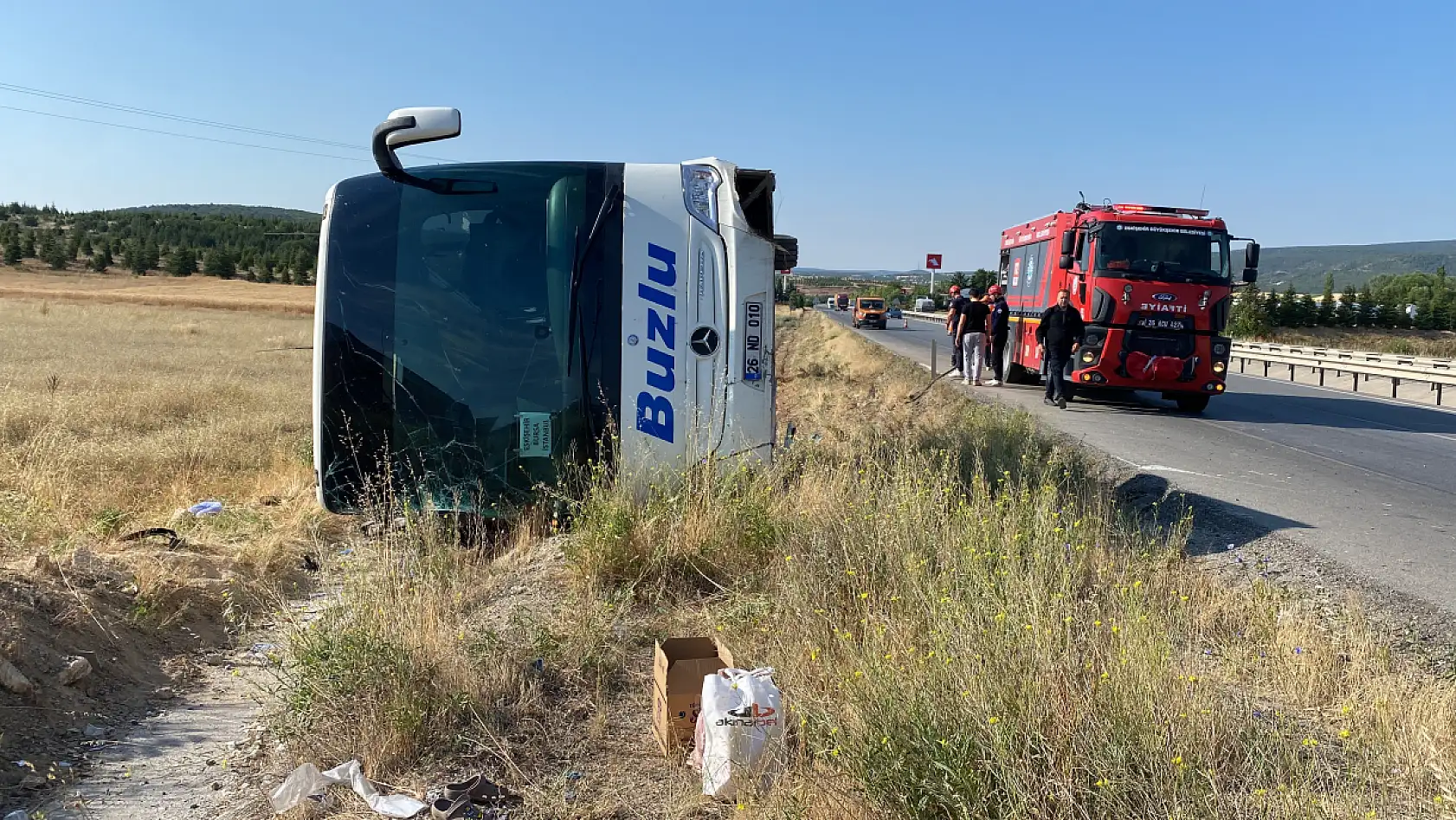 Yolcu otobüsü şarampole uçtu! Çok sayıda yaralı var