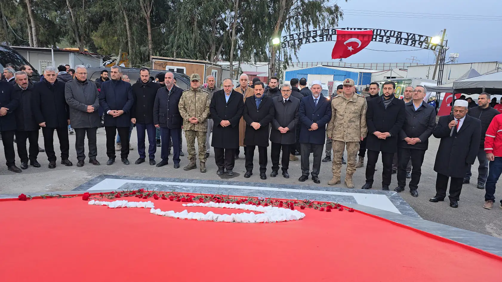 Aynı gün, tarifsiz acı! Binlerce mezar taşlarında tek bir tarih yazıyor