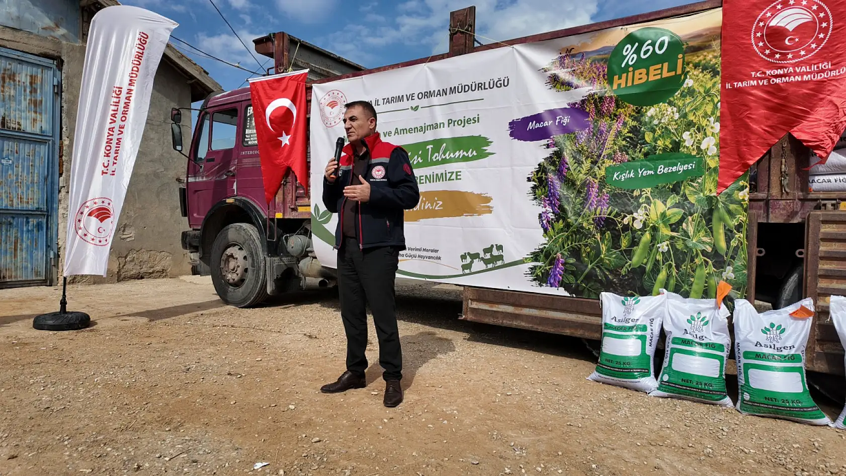 Konya'da üreticiye nefes aldıracak destek! Binlerce kilo yem tohumu dağıtıldı