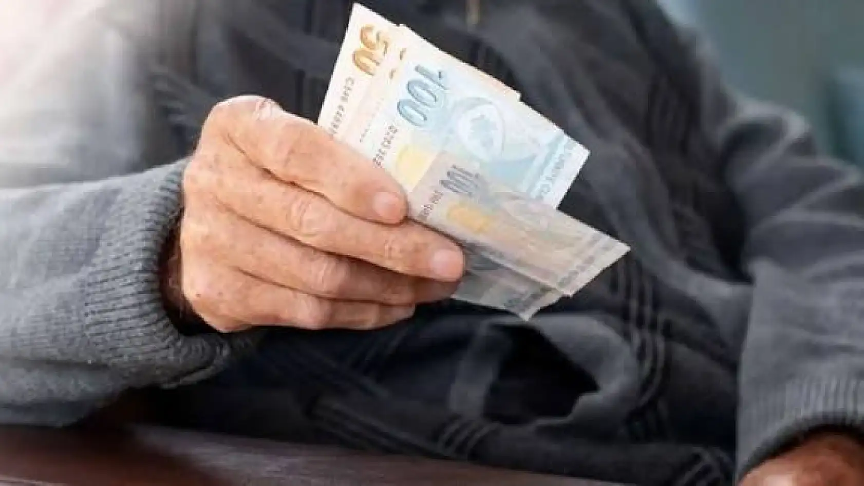 Milyonların gözü kulağı TÜİK'teydi: Memur ve emeklinin temmuz zammı netleşti! İşte yeni maaş oranları