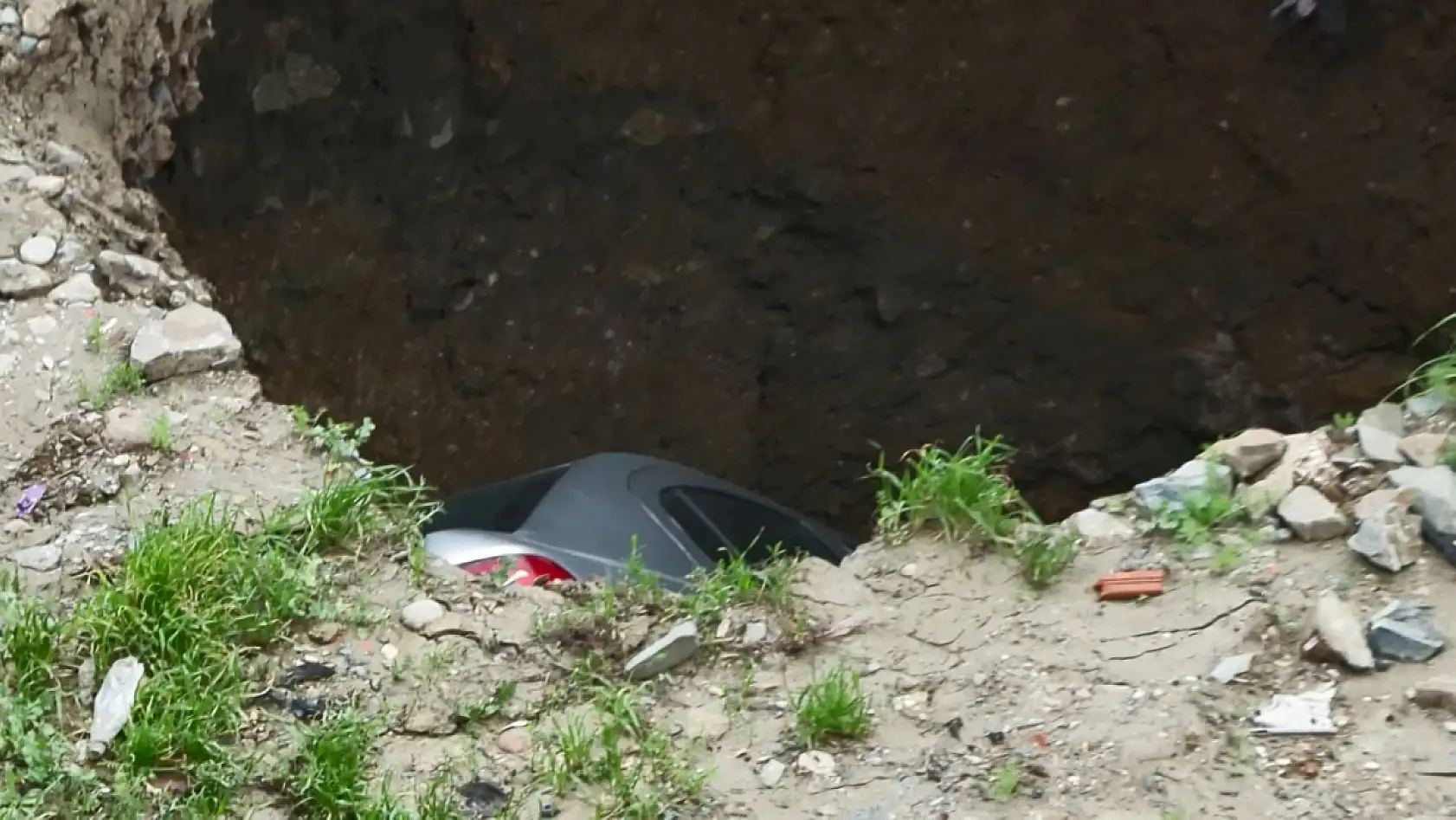 Konya obrukları İstanbul'a mı taşındı? Esenyurt'ta korkutan göçük