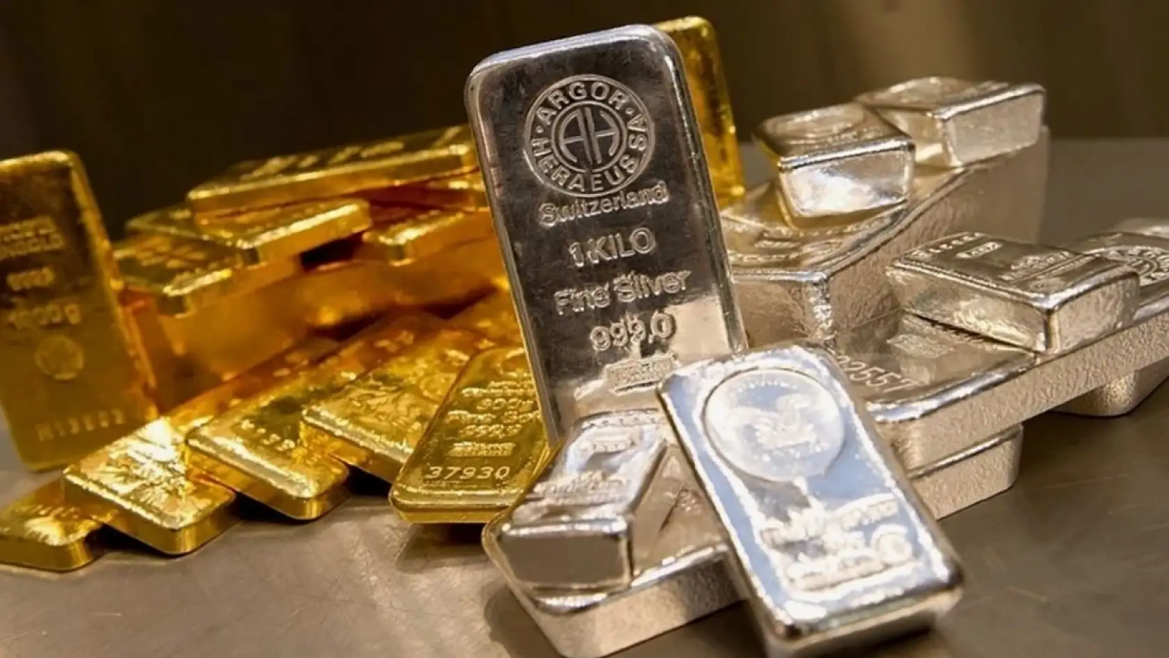 Altın fiyatları ne zamana kadar yükselecek? Ünlü Ekonomist tarih verdi...