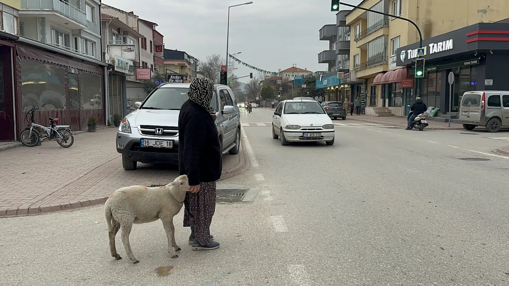Pide kuyruğunda Çorap sürprizi: Önce şaşırttı, sonra gülümsetti