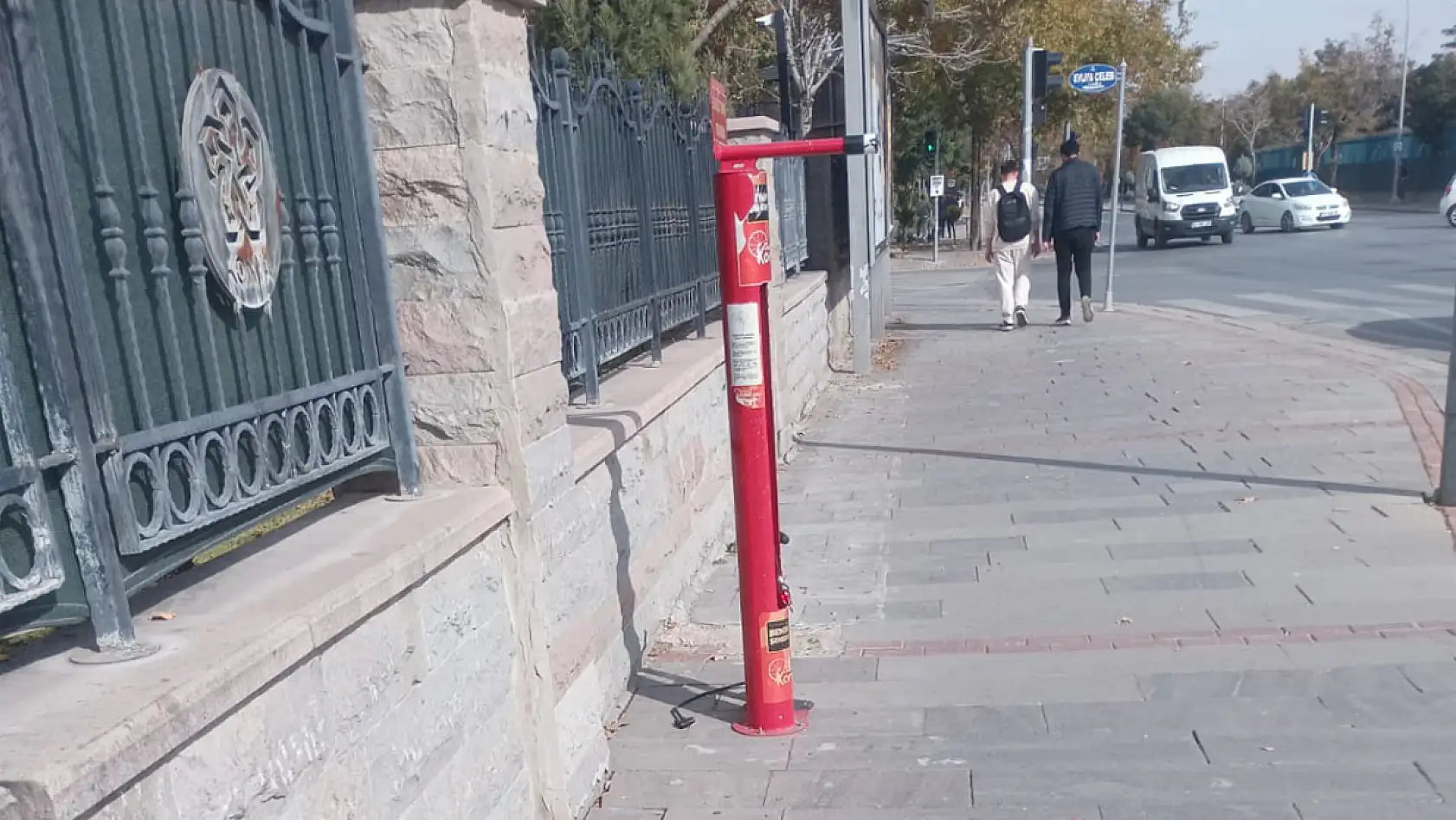 Amaç güzel, uygulama hatalı! Meram Yeniyol'daki bisiklet bakım noktası tepki çekiyor