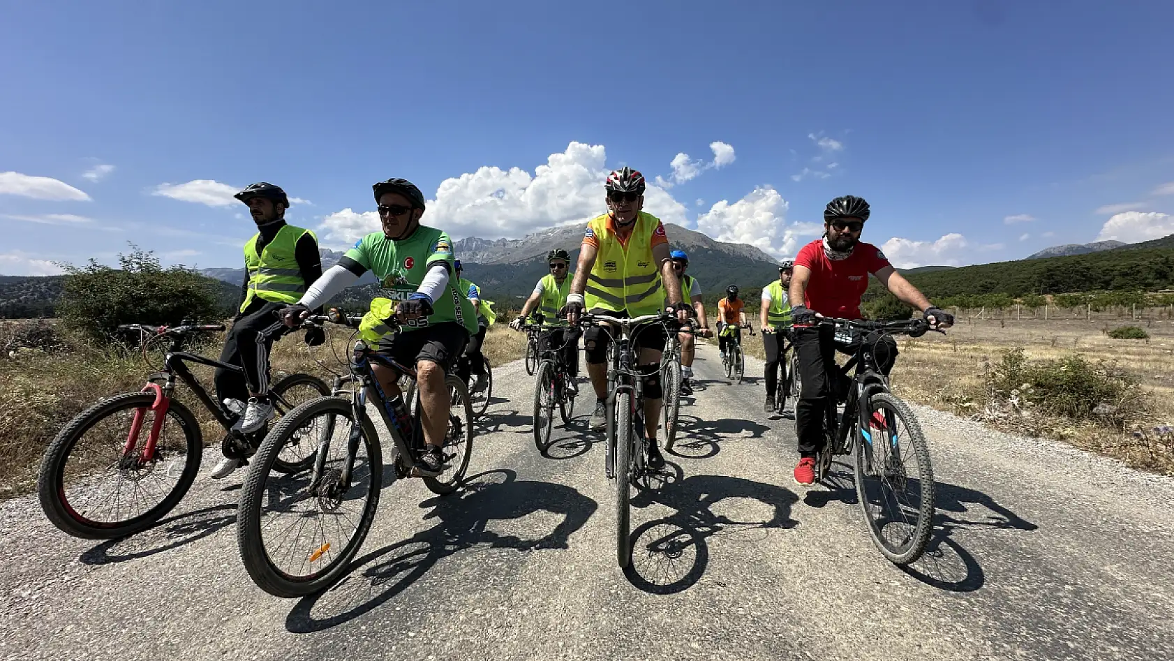 Toroslardan Selçuklu Sarayı'na 42 kilometrelik yolculuk! Konya'da pedal çevirenler büyülendi