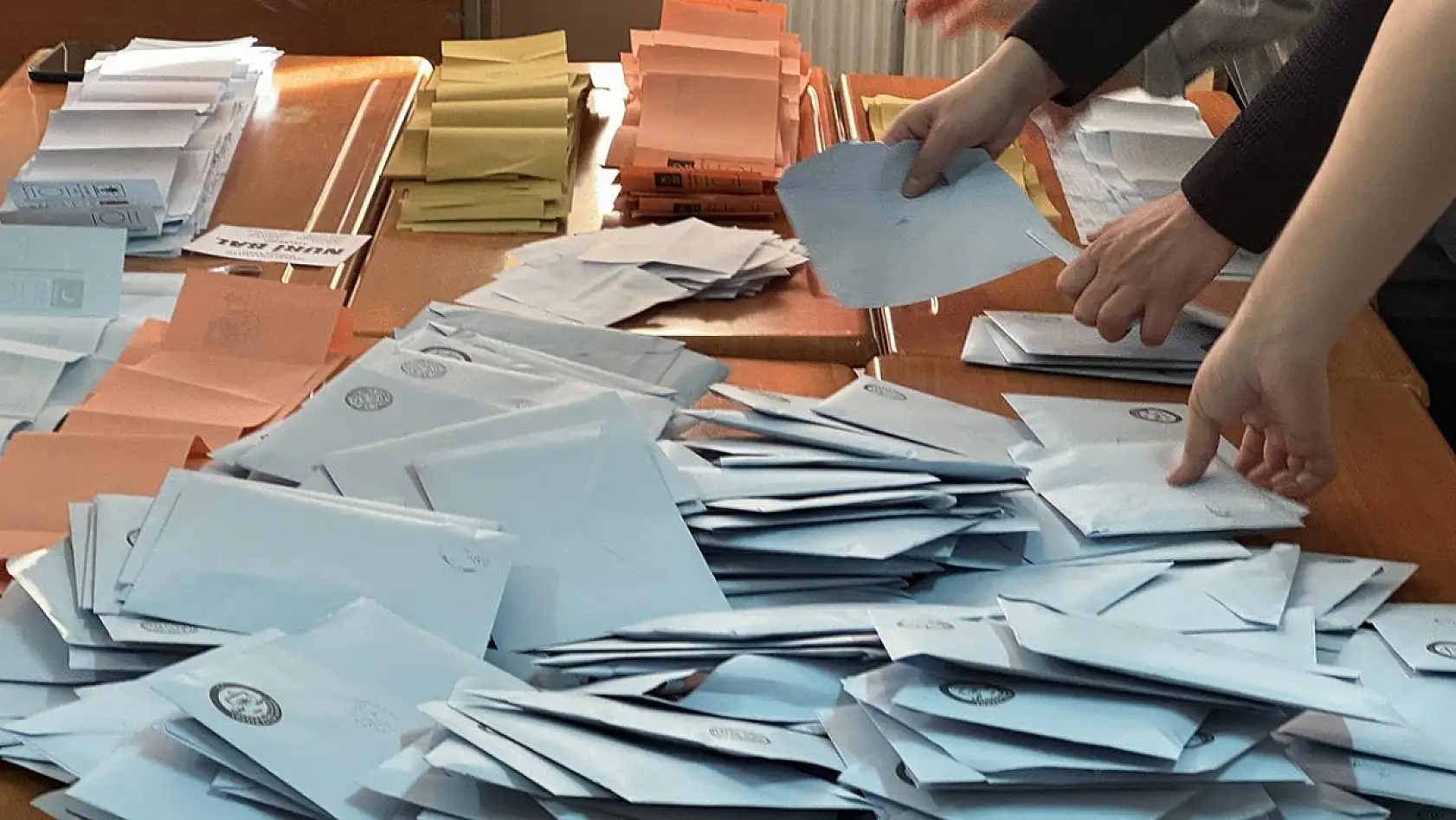 Kasım ayında seçim olsa tercihiniz ne olur? İşte dikkat çeken anket sonucu…