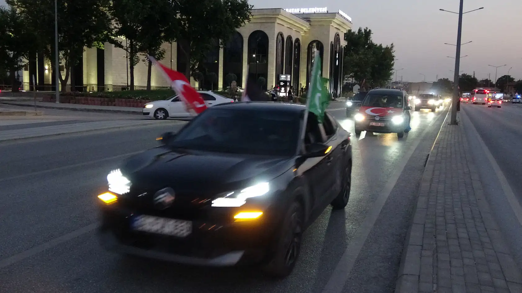 Bosna Hersek'ten yola çıkan uluslararası Filistin konvoyu Konya'ya ulaştı