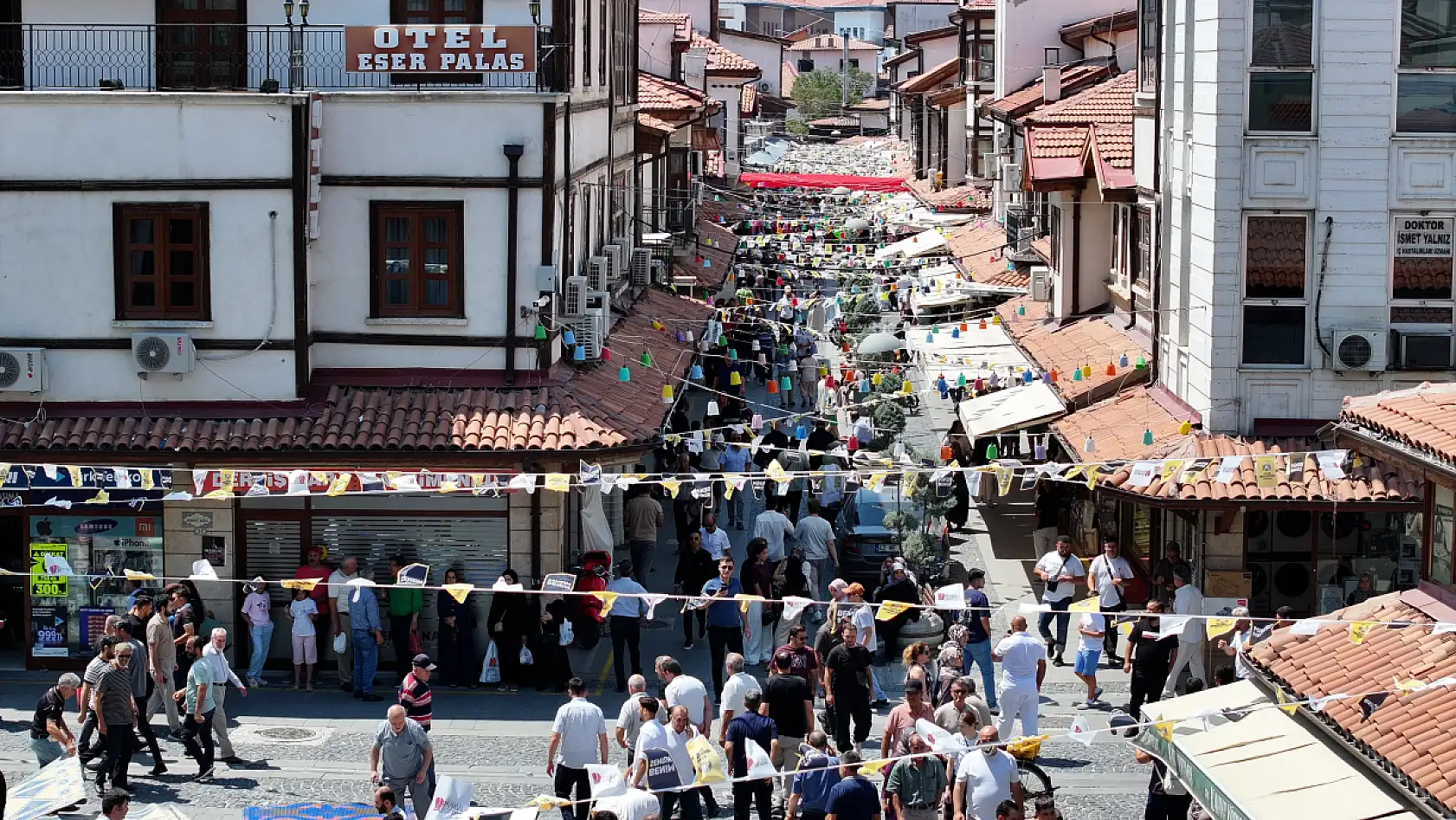 Konya'da Pazar gününe kadar sürecek alışveriş şöleni başladı, saatlere dikkat!