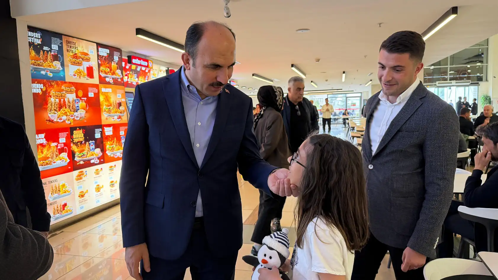 Başkan Altay'dan çarşı çarşı bayram turu