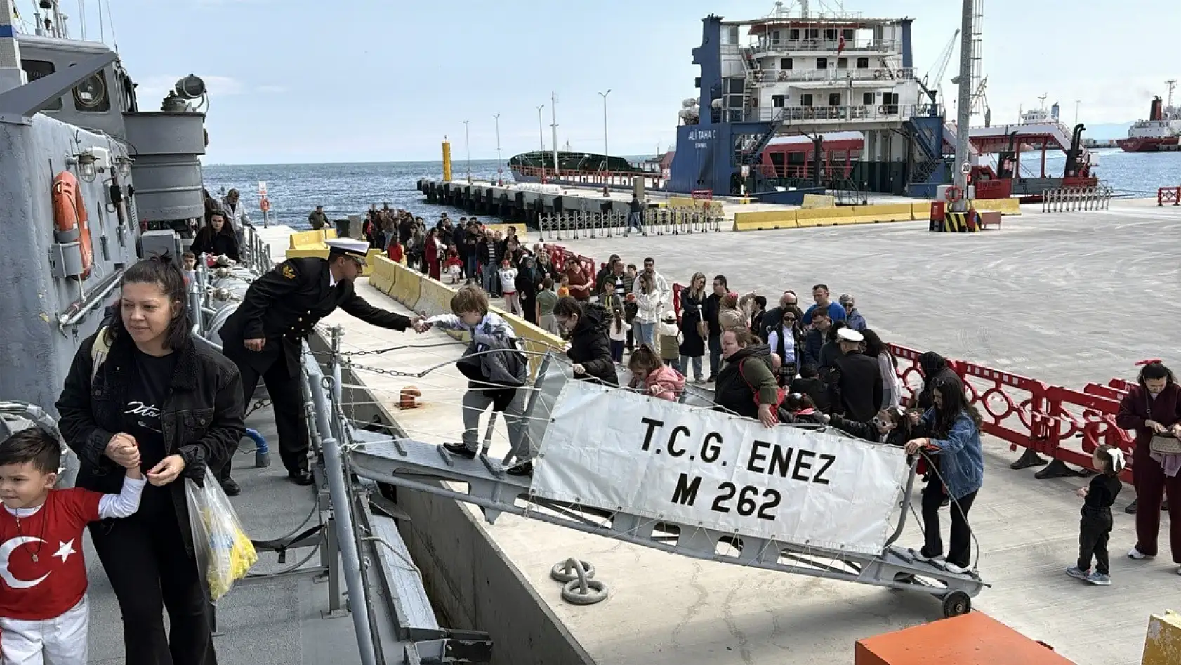 'TCG Enez' gemisi ziyarete açıldı