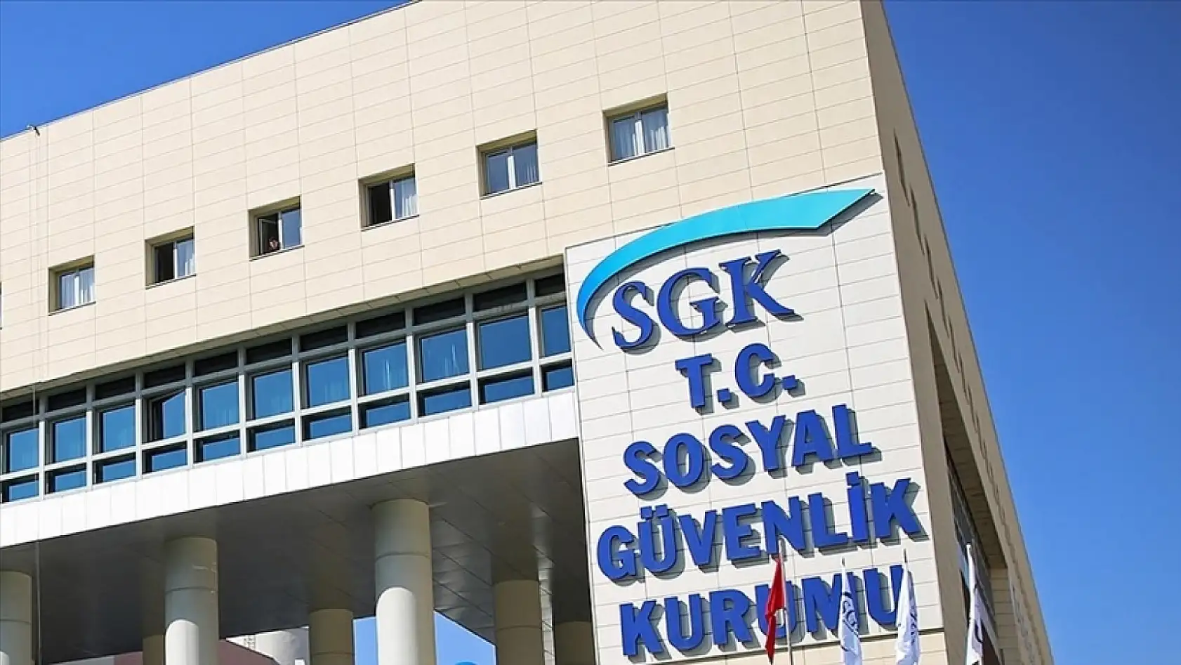 SGK açıkladı, 48 ay erken emekli olmak artık mümkün!.. Bu şartları taşıyanlar...