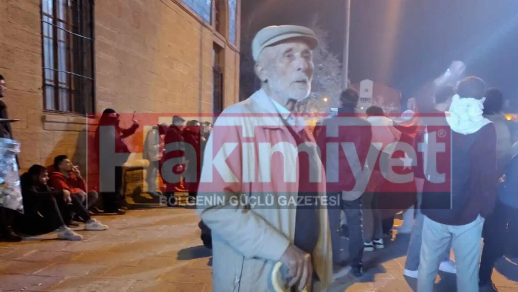 Konya'da İstiklal Marşı ve Nutuk ile protesto!