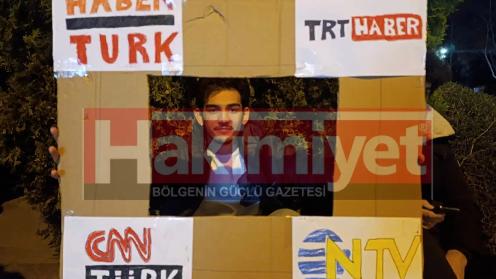 Konya'da İstiklal Marşı ve Nutuk ile protesto!