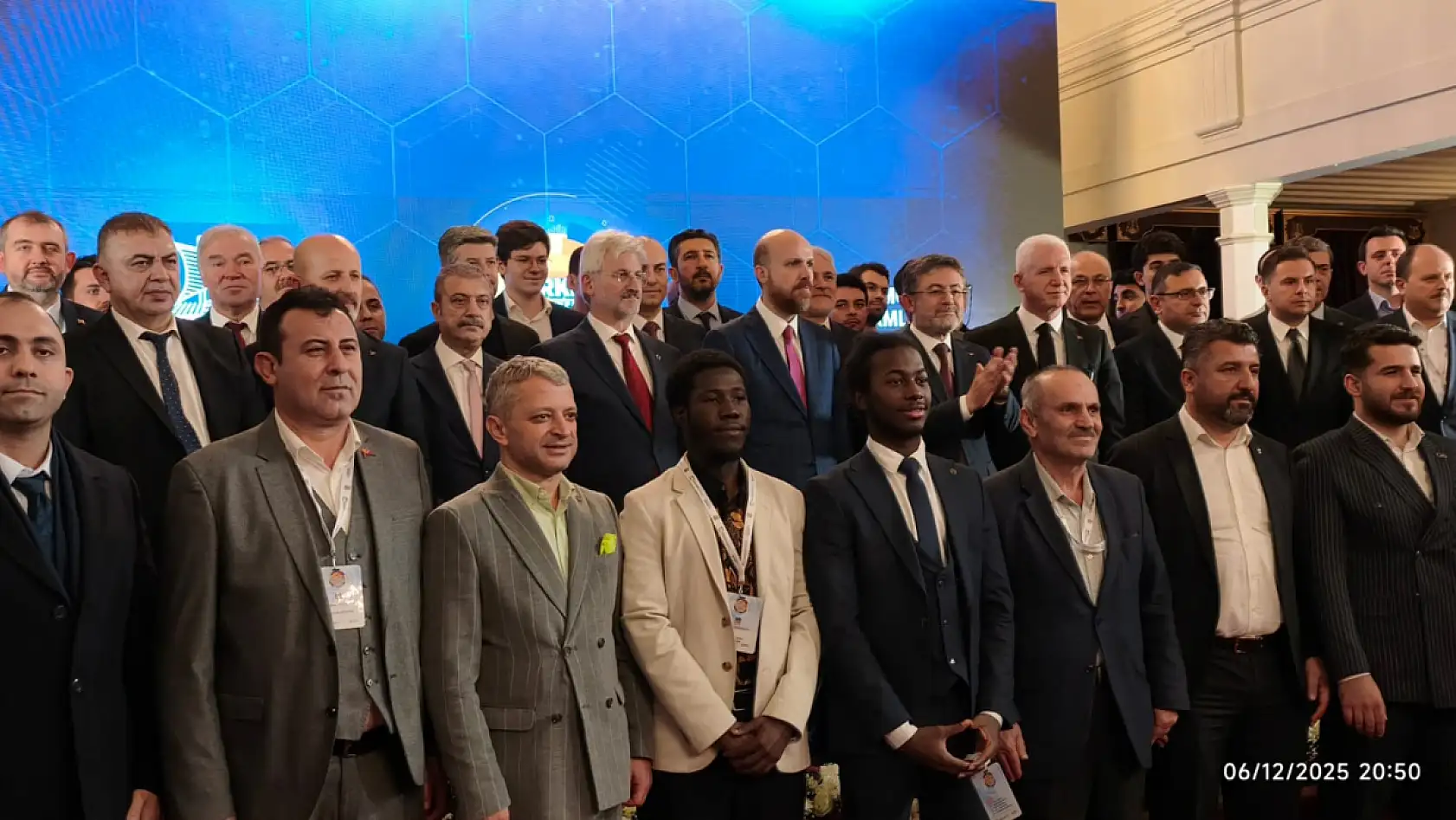 1 milyonluk gecede Konya rüzgarı! İstanbul'daki dev zirvede gözler o ikilideydi