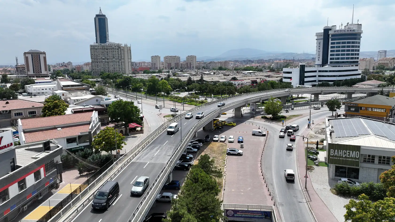 Konya'nın kritik üst geçidinde asfalt yenileme tamamlandı