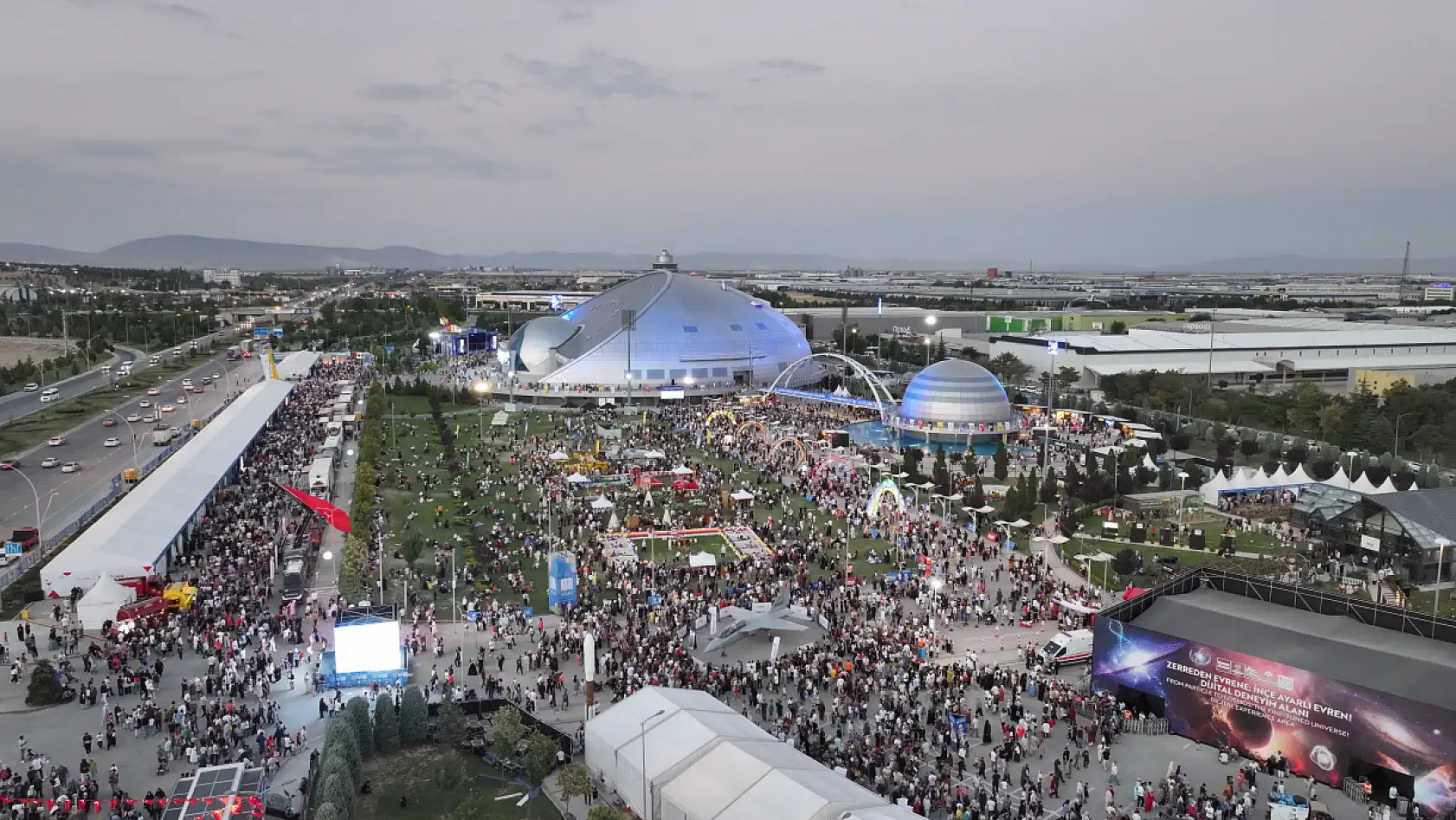 Konya'da yüz binler bilimin peşinden koştu
