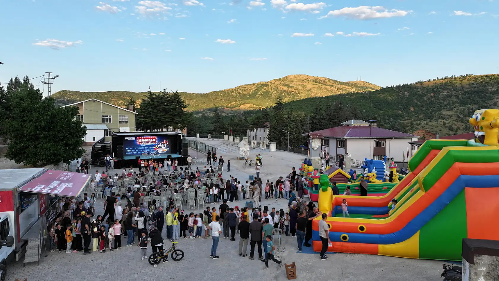 Konya Büyükşehir'den ilçe ilçe kültür sanat çıkarması: Sinema TIR'ı yollarda
