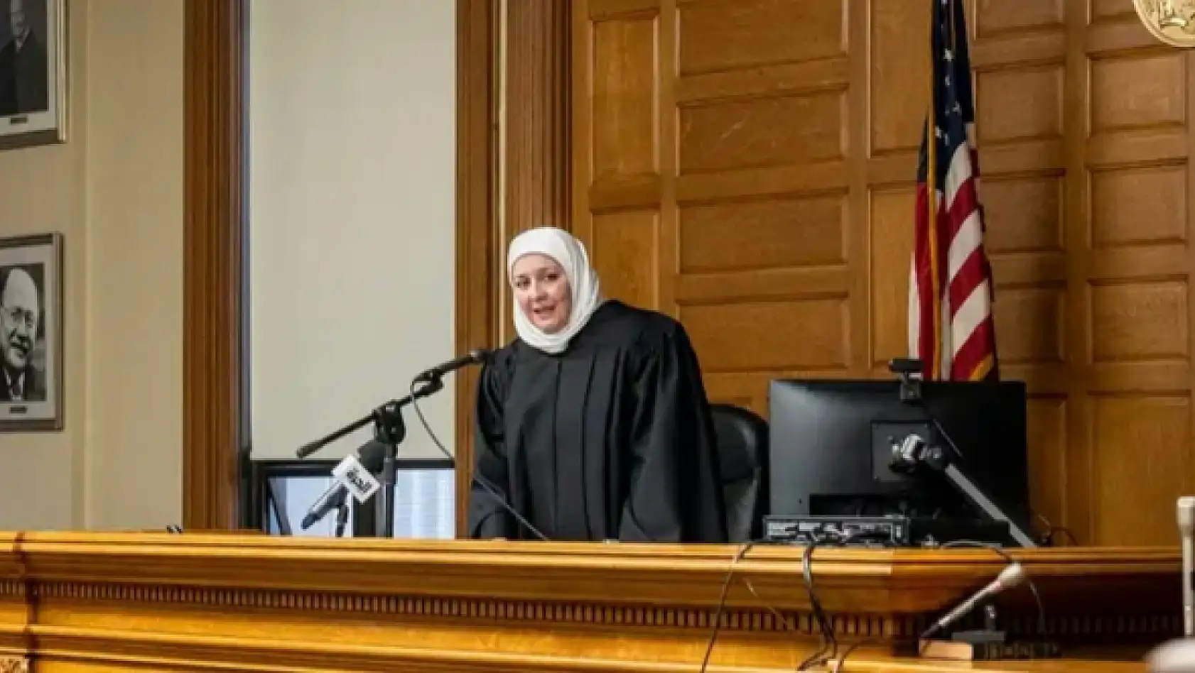 ABD'nin ilk başörtülü hakimi Nadia Kahf'ın ilk duruşmasına Türk avukat girdi