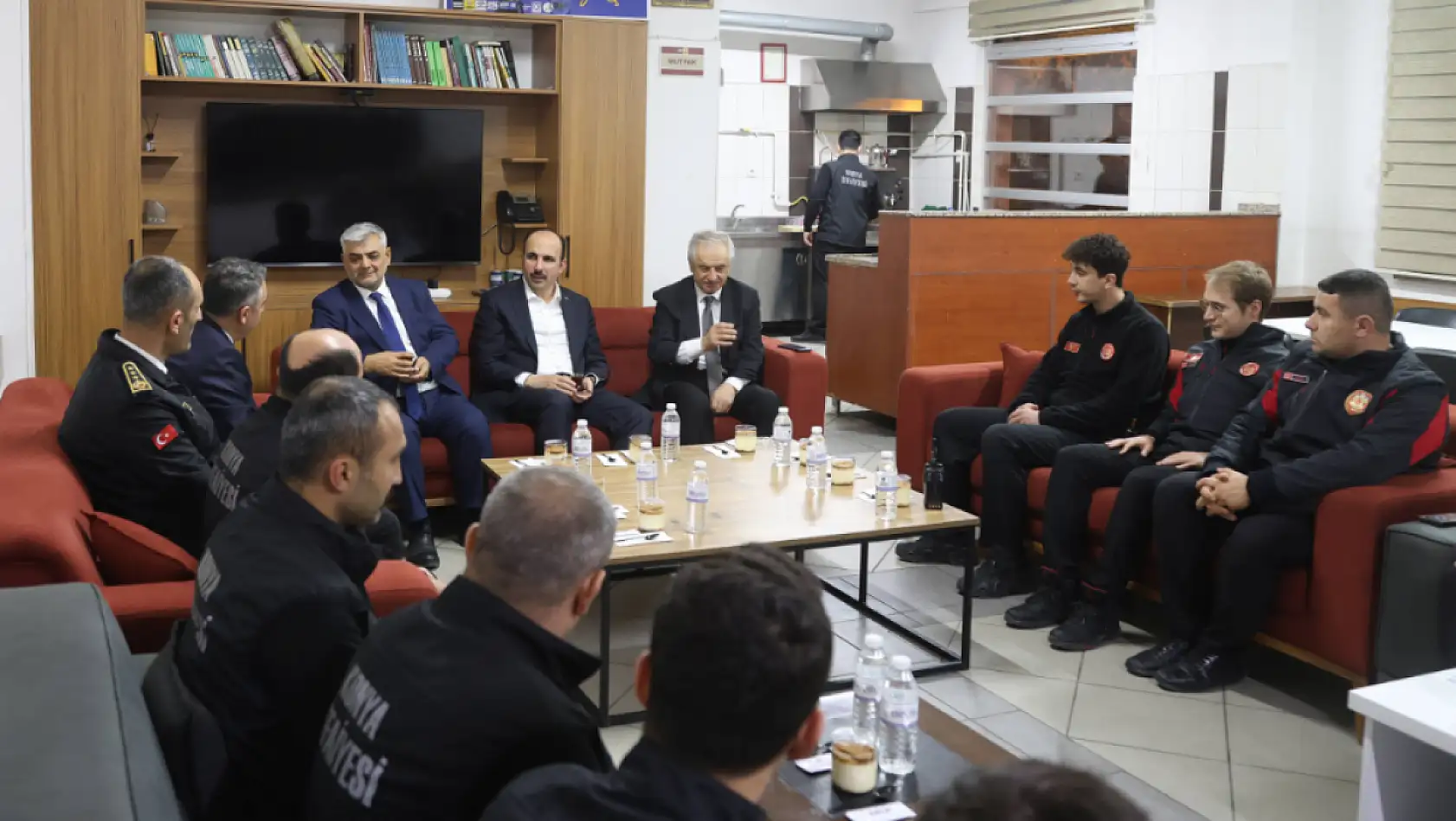 Başkan Altay, iftar sonrası belediyede çalışanlarla buluştu