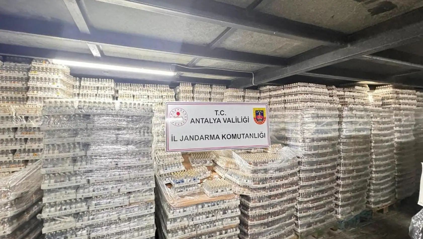 5 bin 800 litre kaçak içki yakalandı