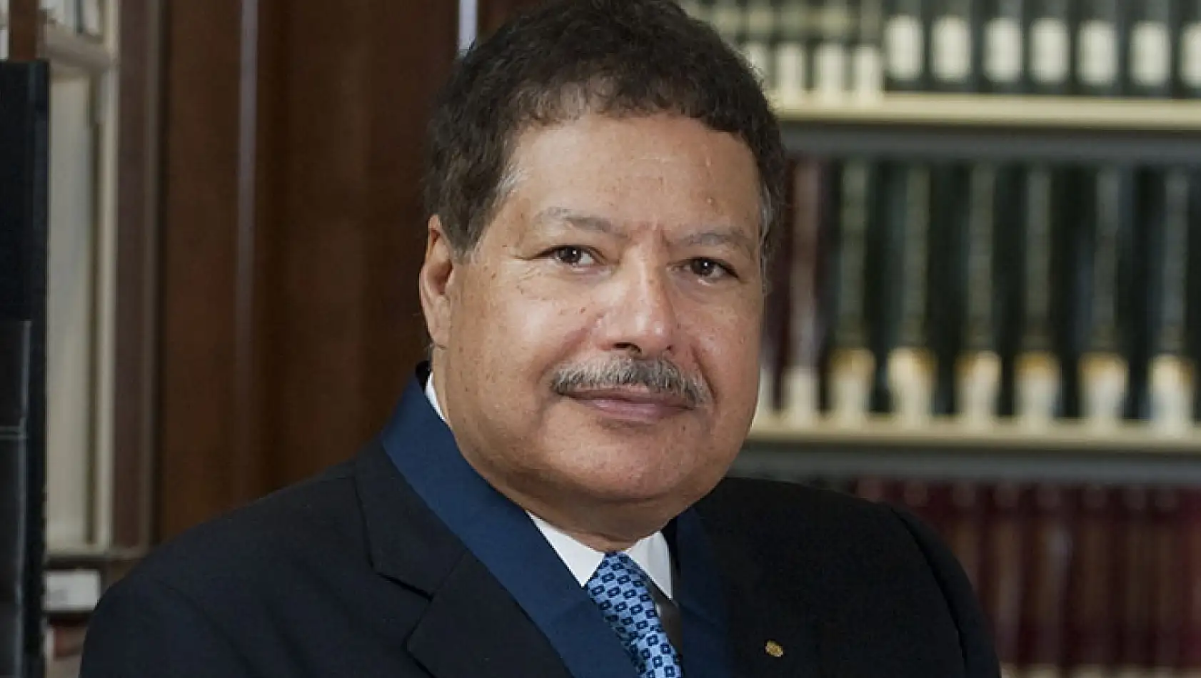 Ahmed Zewail kimdir ve bilim dünyasına ne gibi katkılarda bulunmuştur?