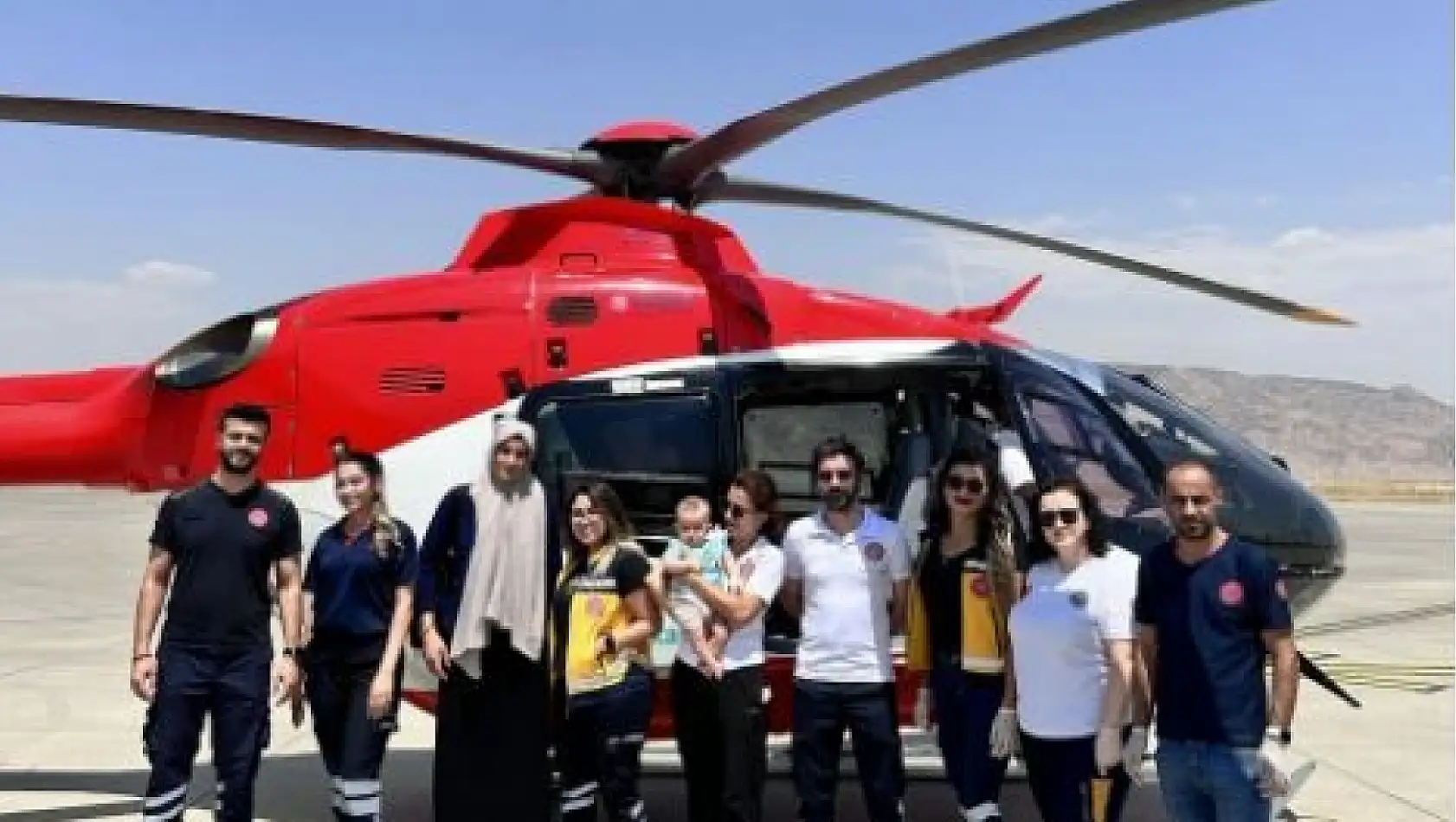 Ambulans helikopter hayat kurtardı