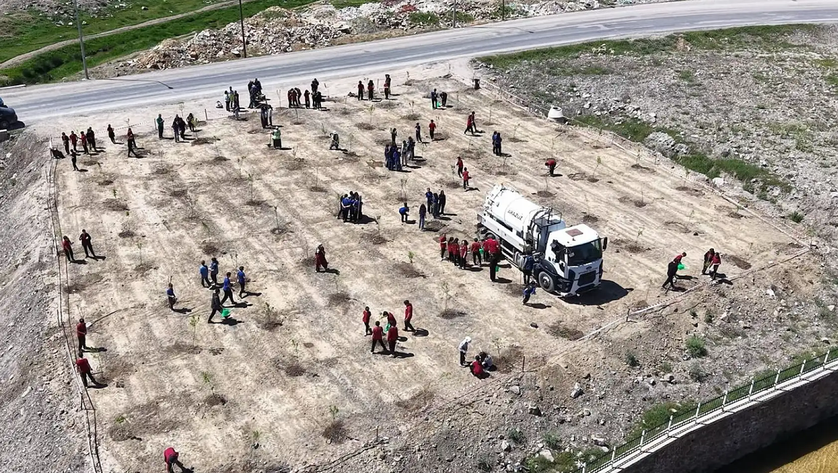 Atıl topraklar çocukların ellerinde yeniden hayat buldu