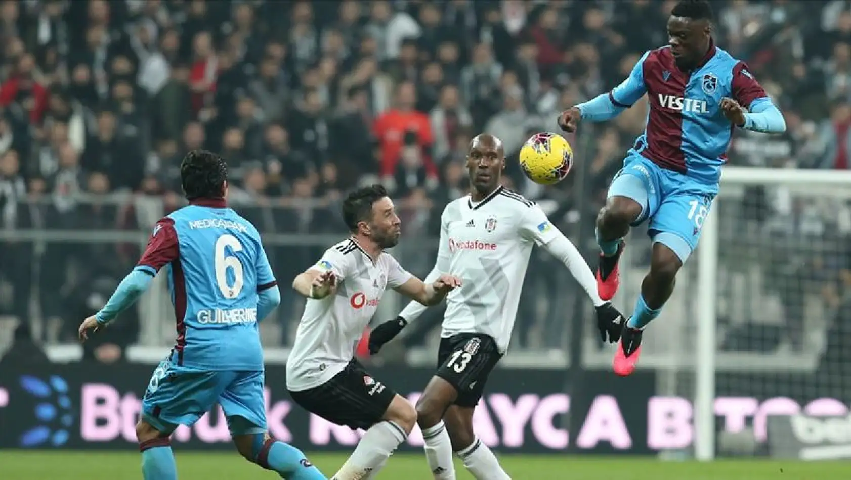 Beşiktaş, Süper Lig'de yarın Trabzonspor'a konuk olacak