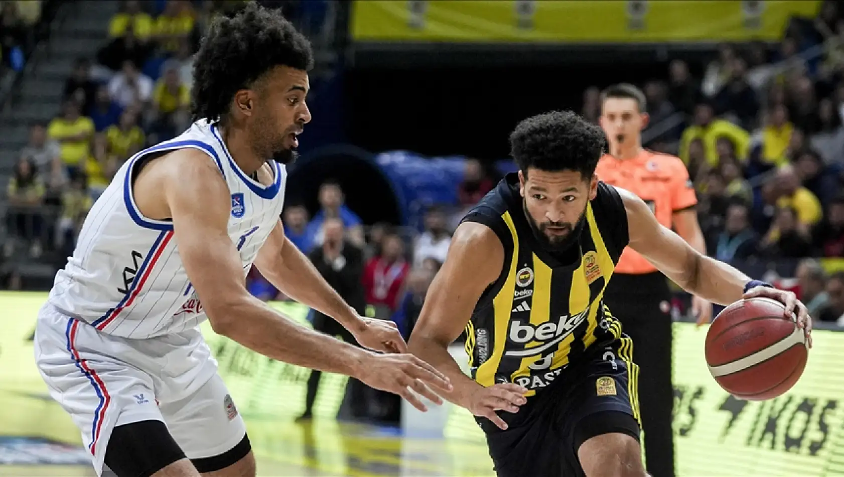 Fenerbahçe Beko, Anadolu Efes'i Farklı Geçti