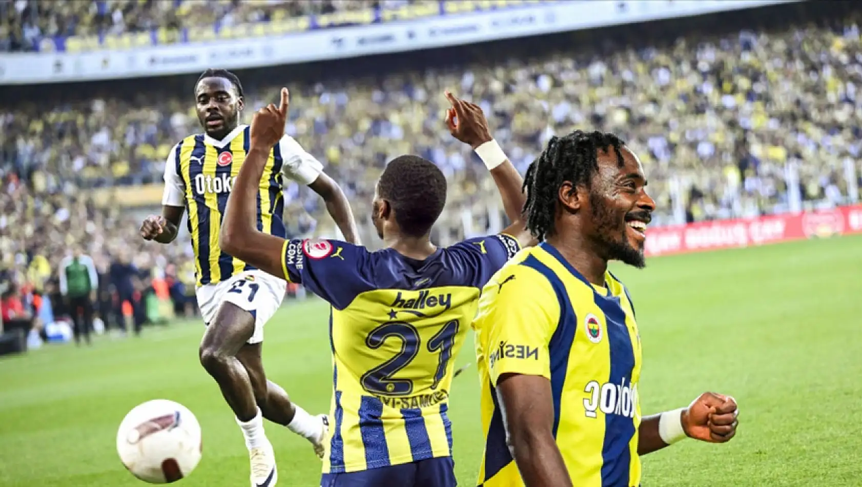 Fenerbahçe'de Osayi-Samuel Süper Lig'de 100. Maçına Çıkmaya Hazırlanıyor