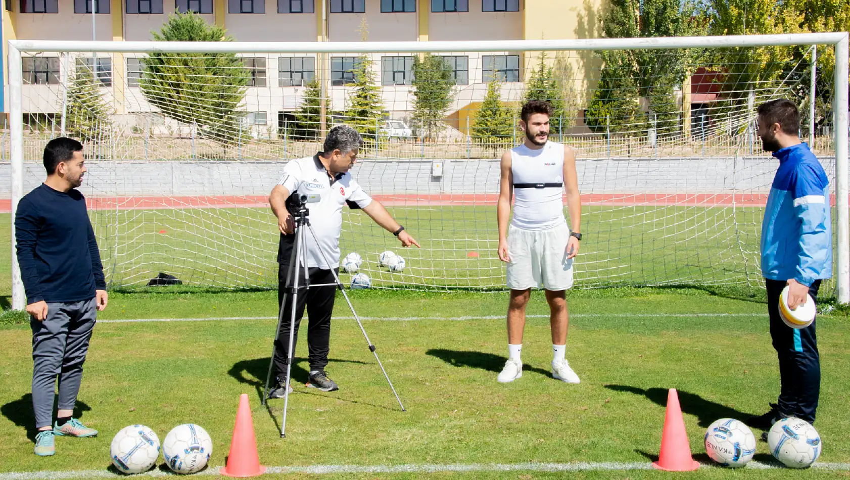 Futbol antrenörlerinin maç sırasındaki stres seviyeleri incelenecek