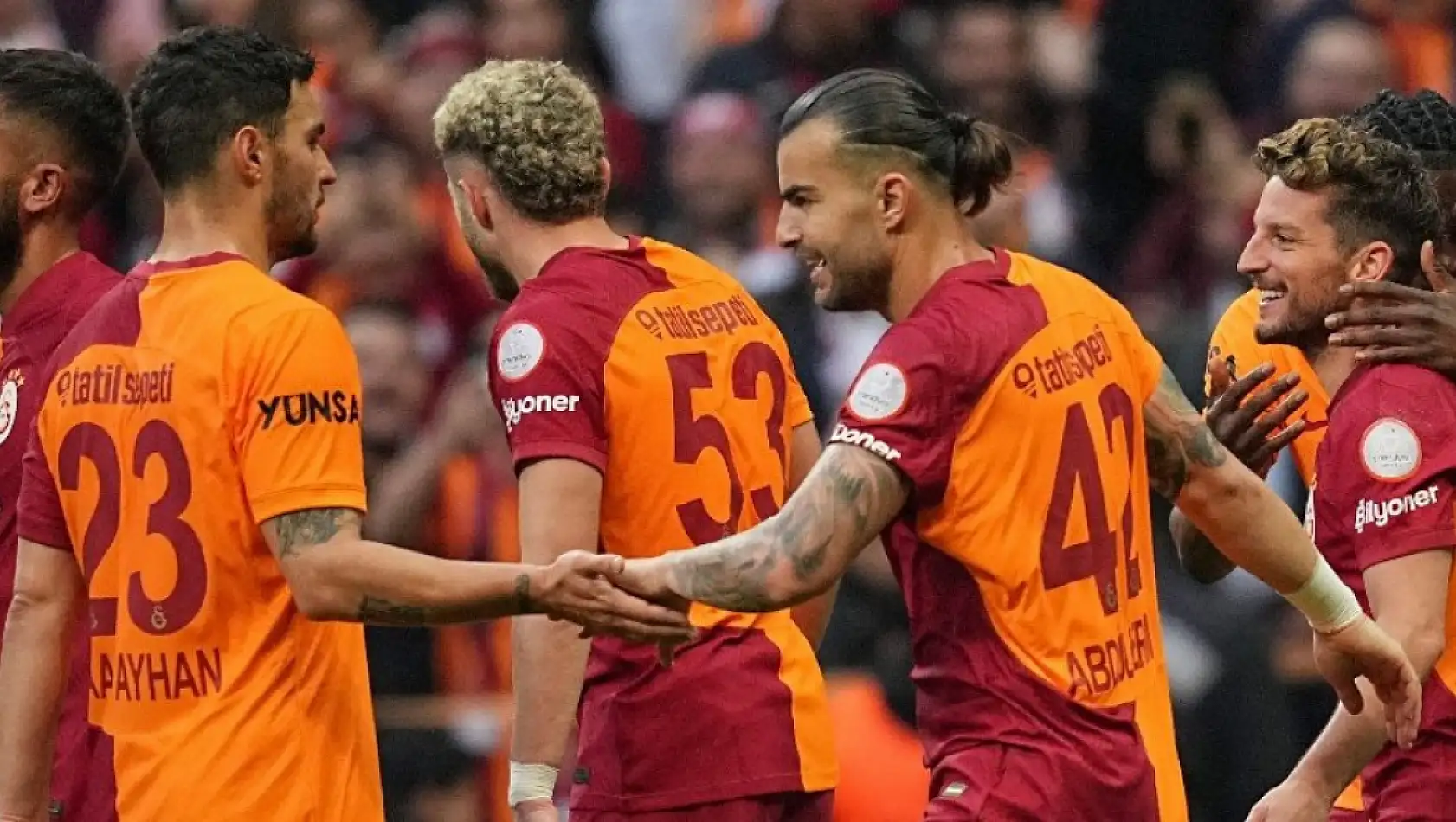 Galatasaray 6 futbolcuyu kadrosuna kattı!