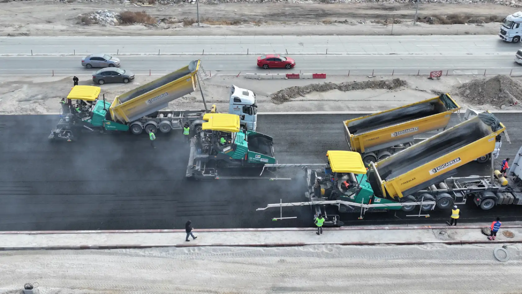 Konya'da tramvay hattı çalışmaları hız kesmeden sürüyor: Aslım caddesi'nde asfalt yenileme başladı!