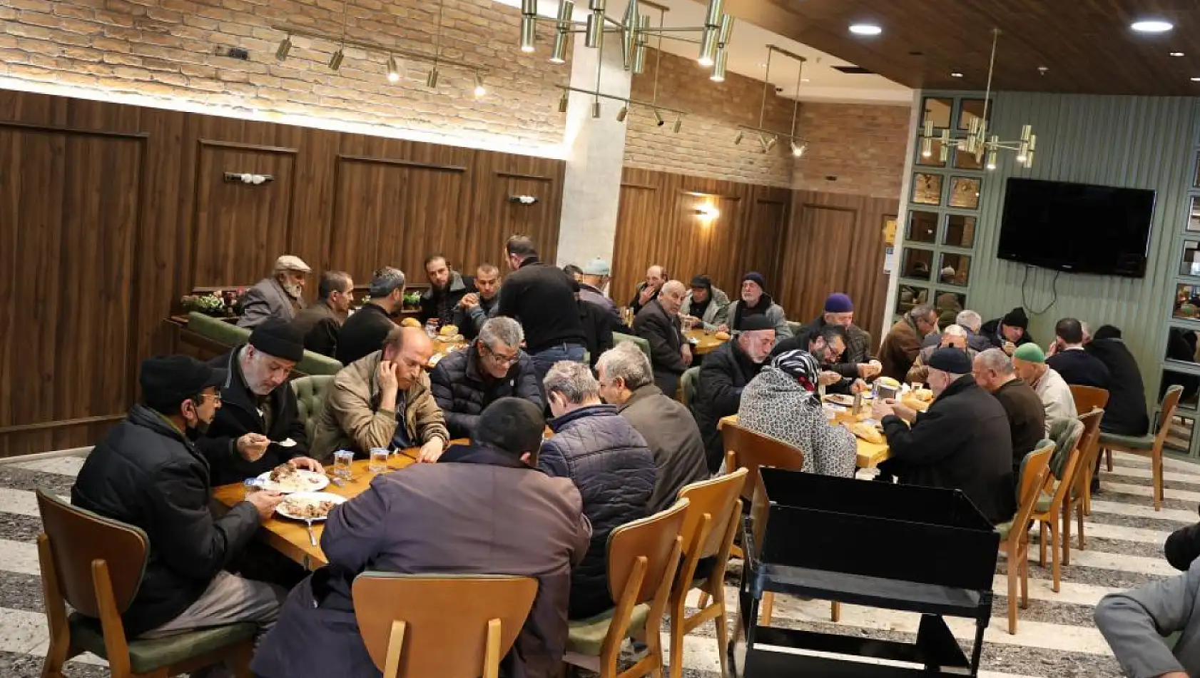 İlk misafirleri Konya'nın Gülleri oldu!