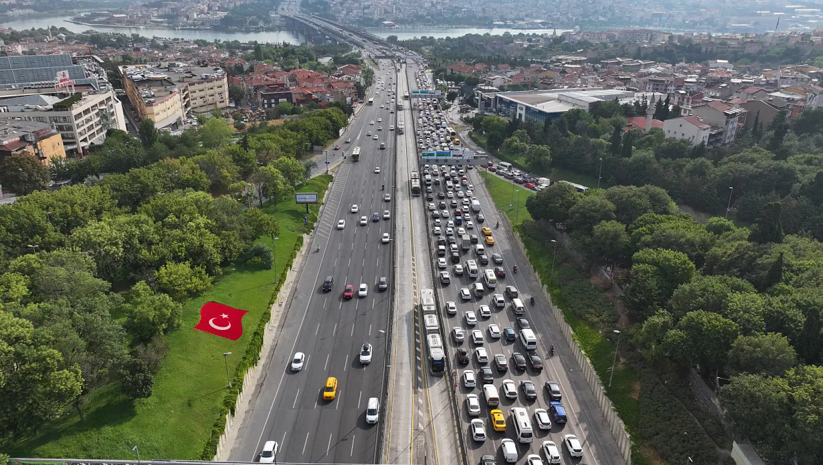 İstanbul'da Trafik Kapatılınca Kadıköy Yönünde Yoğunluk Başladı