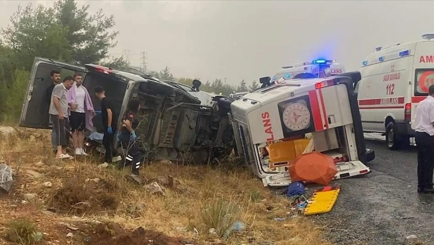 Kazazedelerin imdadına giden ambulans da kaza yaptı: 1 ölü!