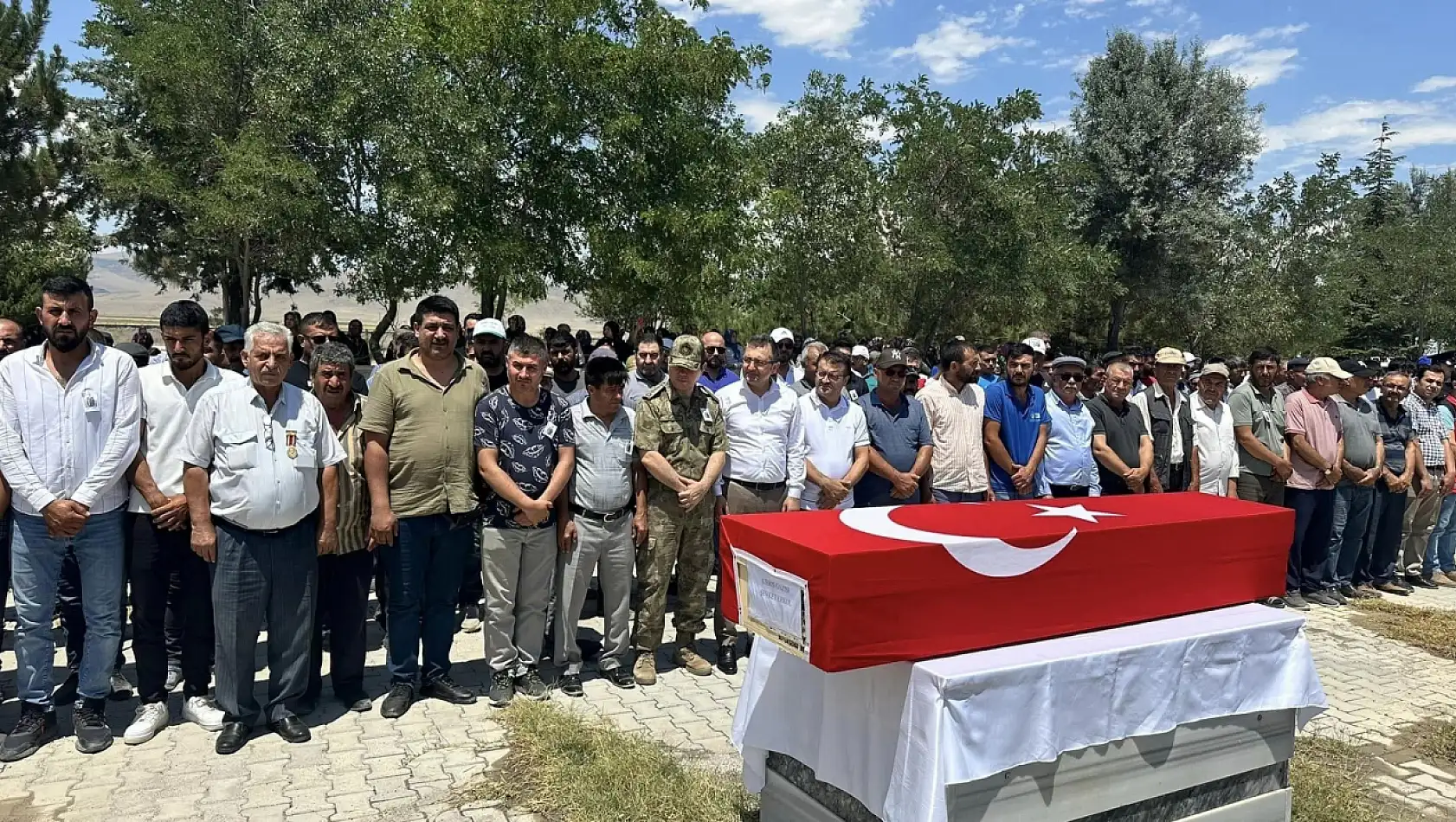 Kıbrıs gazisi Karapınar'da defnedildi