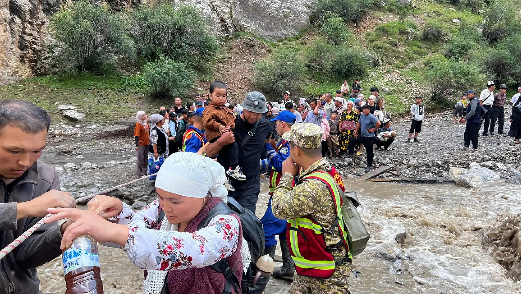 Kırgızistan'da sel felaketi: 12 kişi hayatını kaybetti