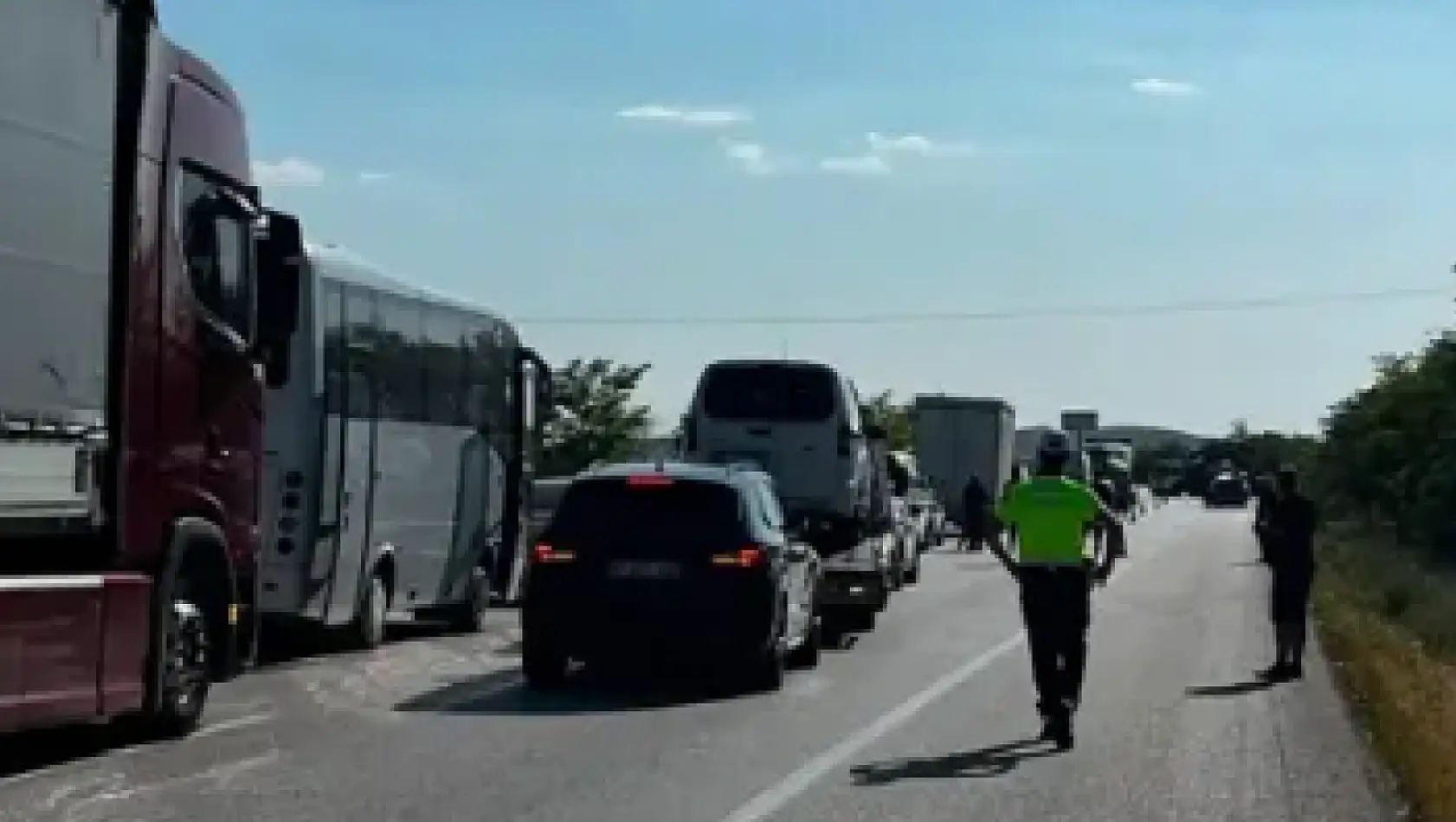 Konya'da askeri araç devrildi!
