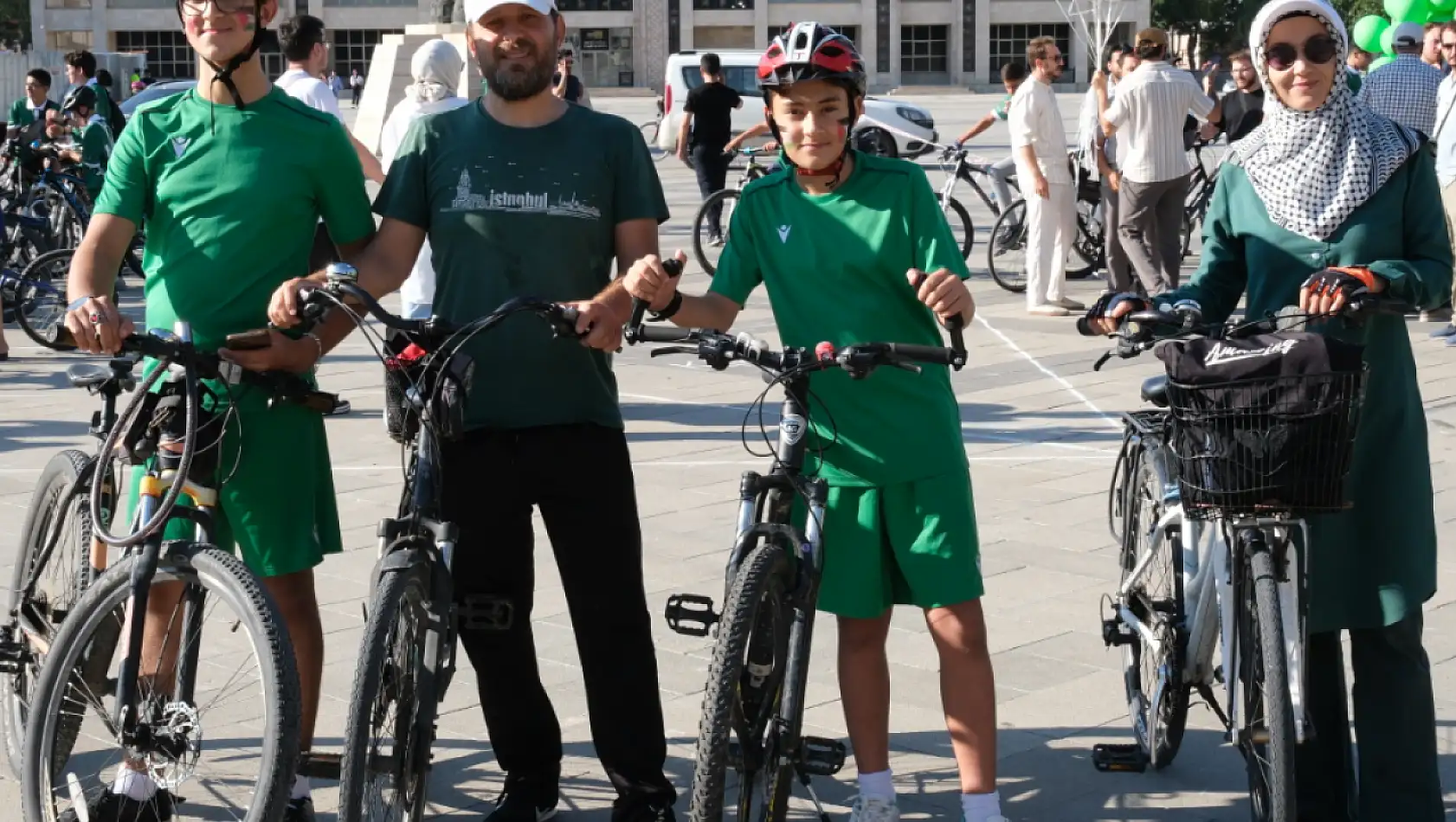 Konya'da Filistin için Bisiklet Eylemi: 'Gazze İçin Durma, Boykot İçin Pedalla'