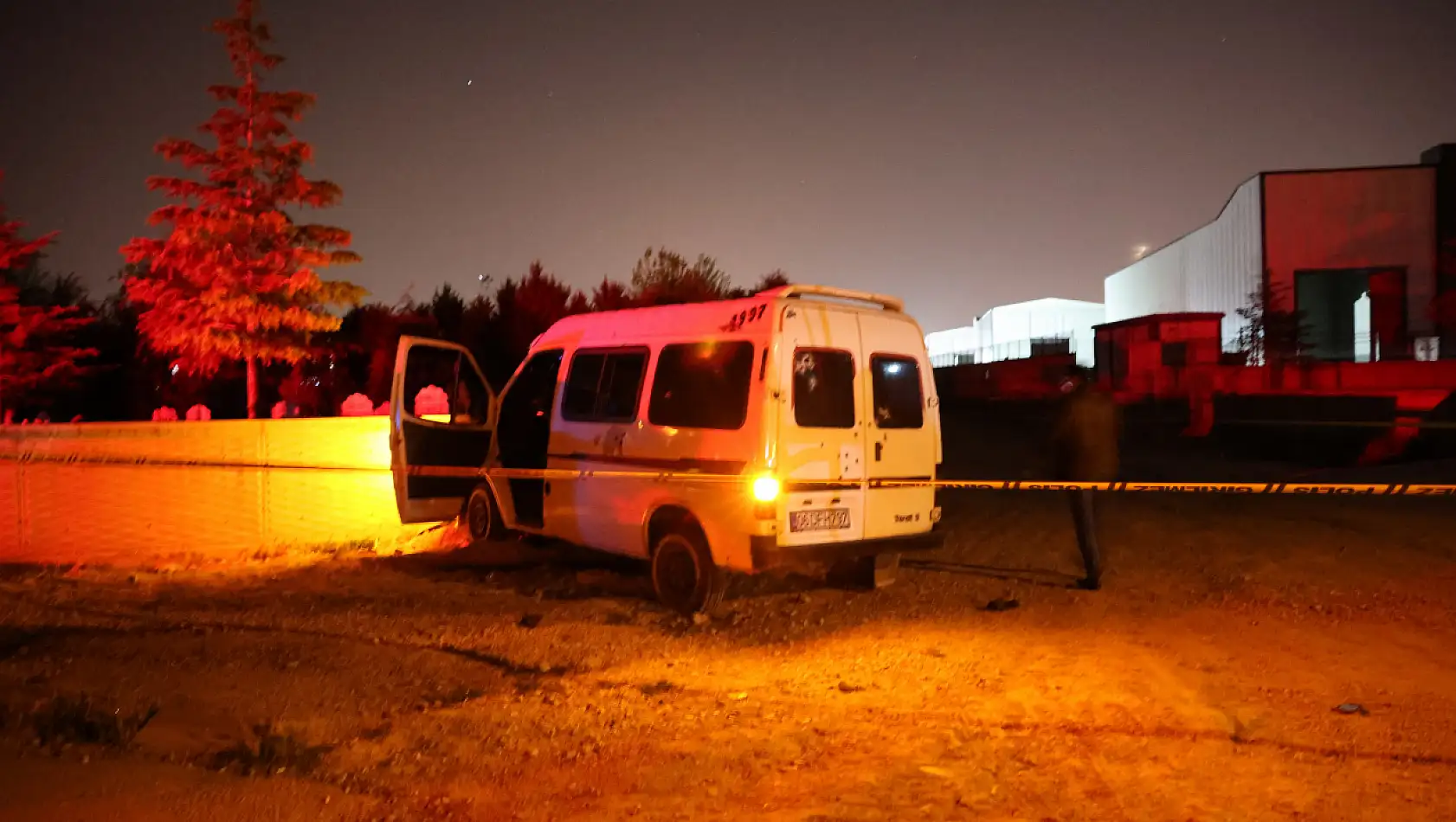Konya'da kardeşlerin bulunduğu araç kurşunlandı: 1 ölü, 1 ağır yaralı   