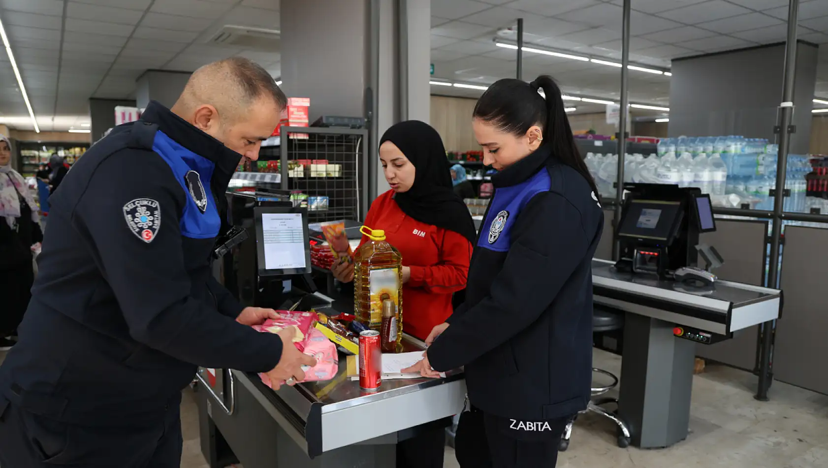 Konya'da marketlere sıkı markaj! Raf ile kasa fiyatları titizlikle inceleniyor