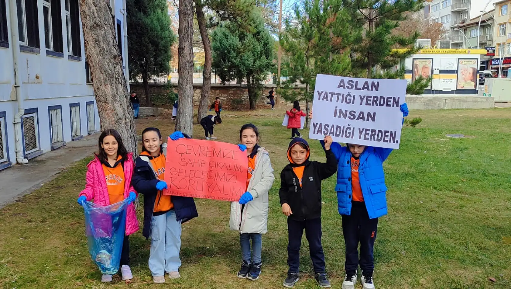 Konya'da öğrenciler temiz bir çevre için yürüdü