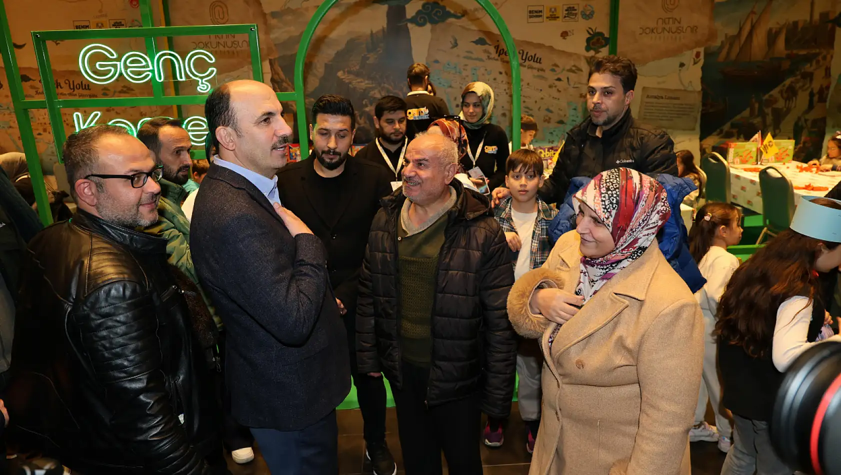 Konya'da sanatın ve iyiliğin buluşması! Altın Dokunuşlar'da son günler