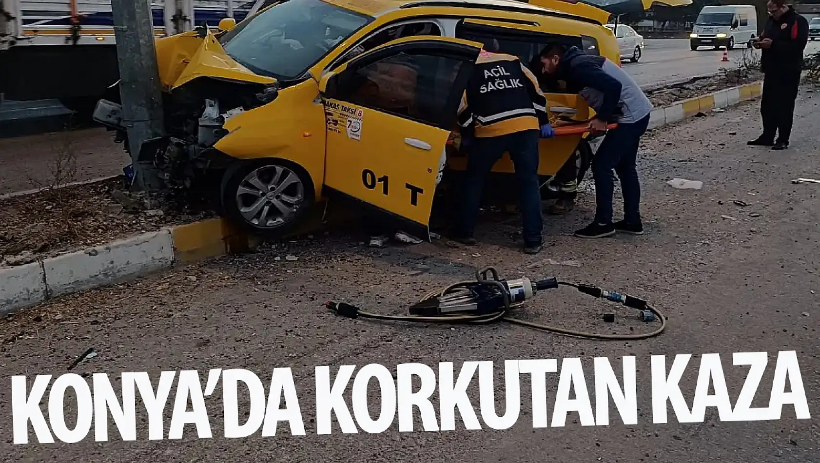 Konya'da ticari taksi direğe çarptı: 3 yaralı